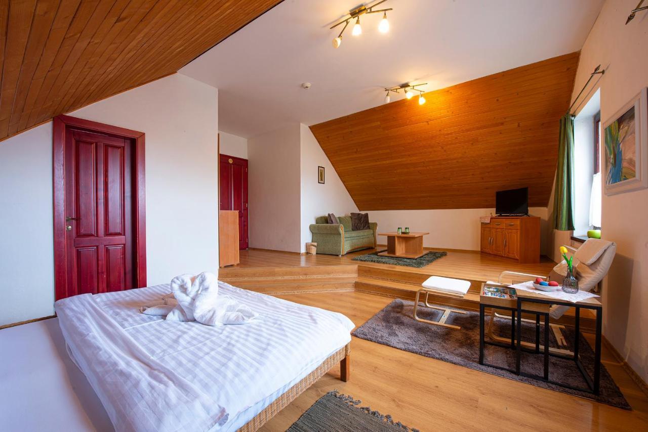 Penzion Familia Hotel Попрад Екстериор снимка