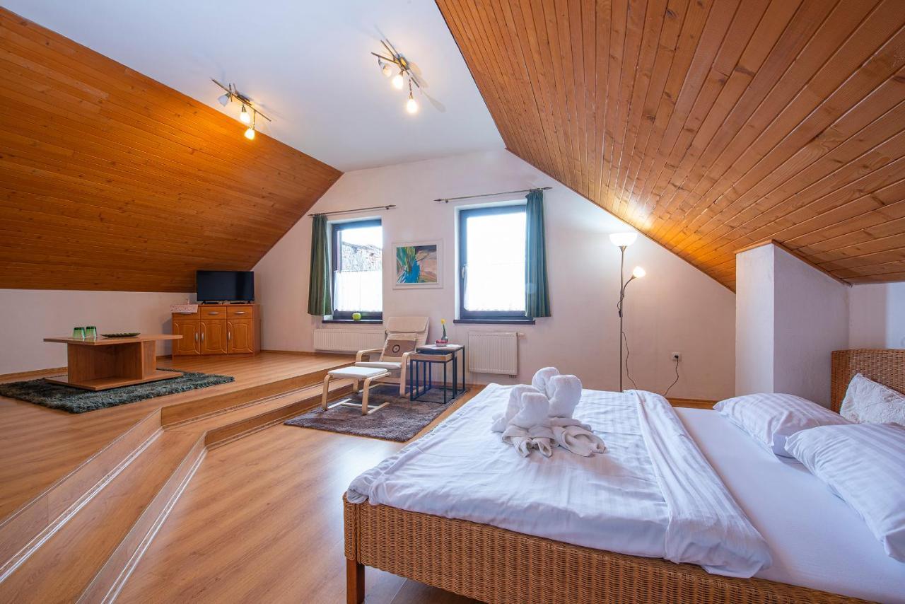 Penzion Familia Hotel Попрад Екстериор снимка