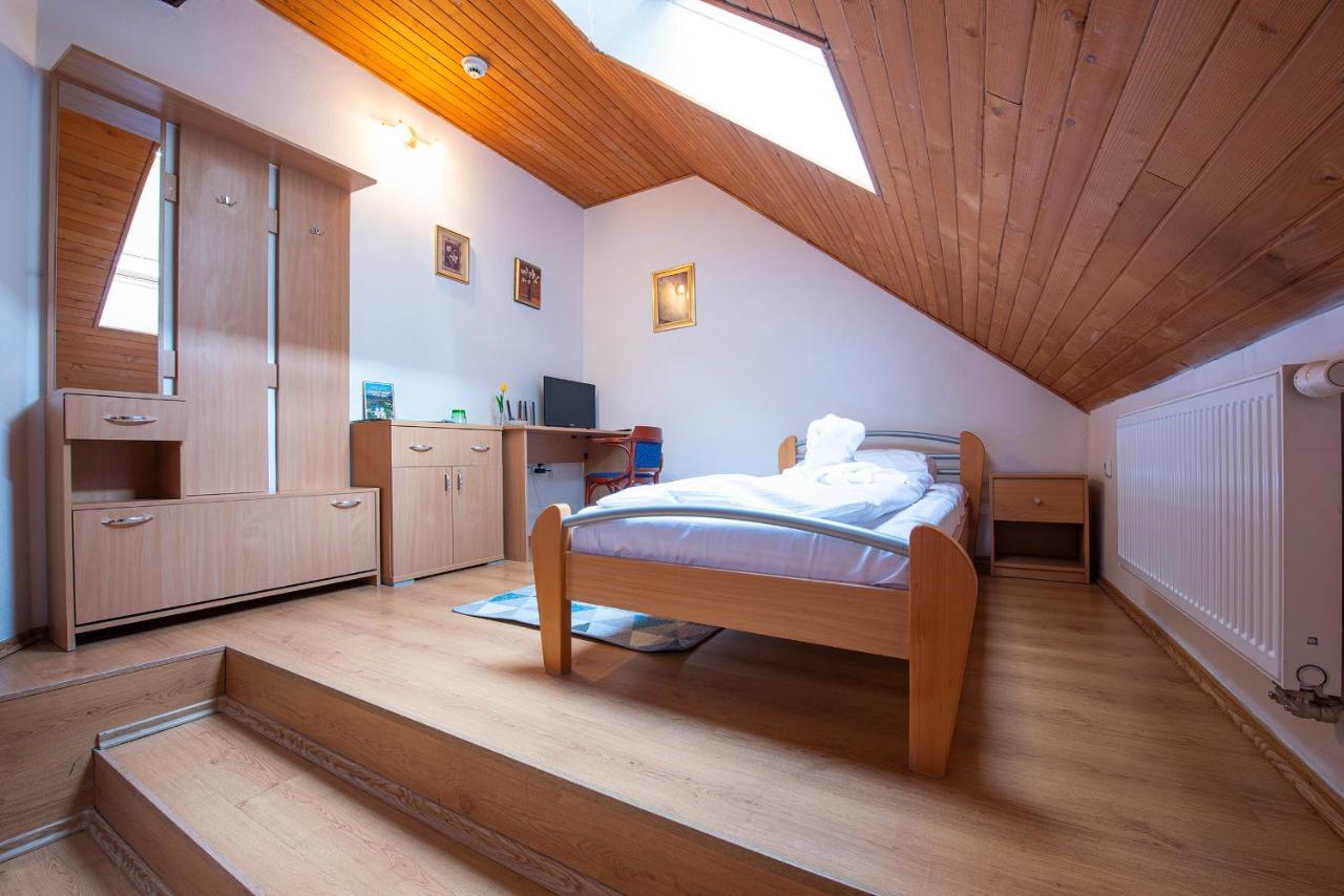 Penzion Familia Hotel Попрад Екстериор снимка