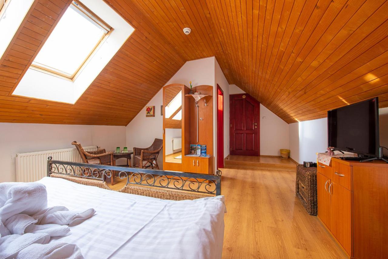 Penzion Familia Hotel Попрад Екстериор снимка